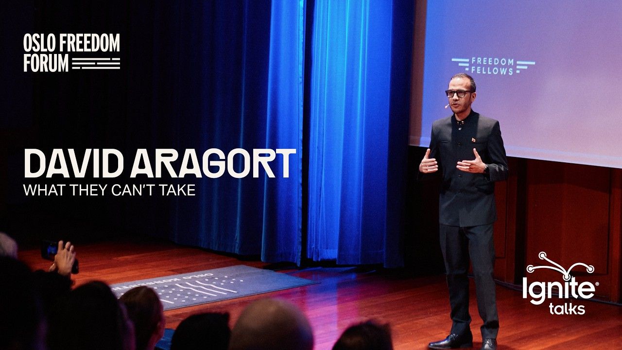 David Aragort en el escenario del Oslo Freedom Forum, durante su Ignite Talk.